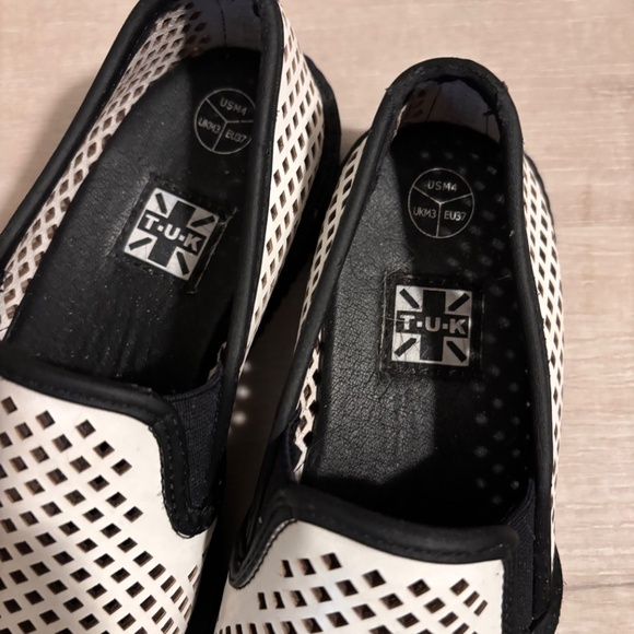 T.U.K. White Mesh Creeper Slip-Ons - Pointed Toe - Size 6 - Picture 2 of 3